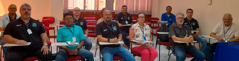 Grupo de fiscais se reúne na sede do Crea-RJ para discutir a atualização do manual de fiscalização