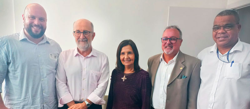 O presidente  do Crea-RJ, Miguel Fernandez, o Deputado Estadual Luiz Paulo, a Deputada Estadual Martha Rocha, o presidente do CAU, Sydnei Menezes, e Mario Jorge Campos da Silva, conselheiro do CRT-RJ